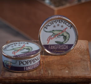 Porzellan Fischdose Granat Bjrn Poppinga
